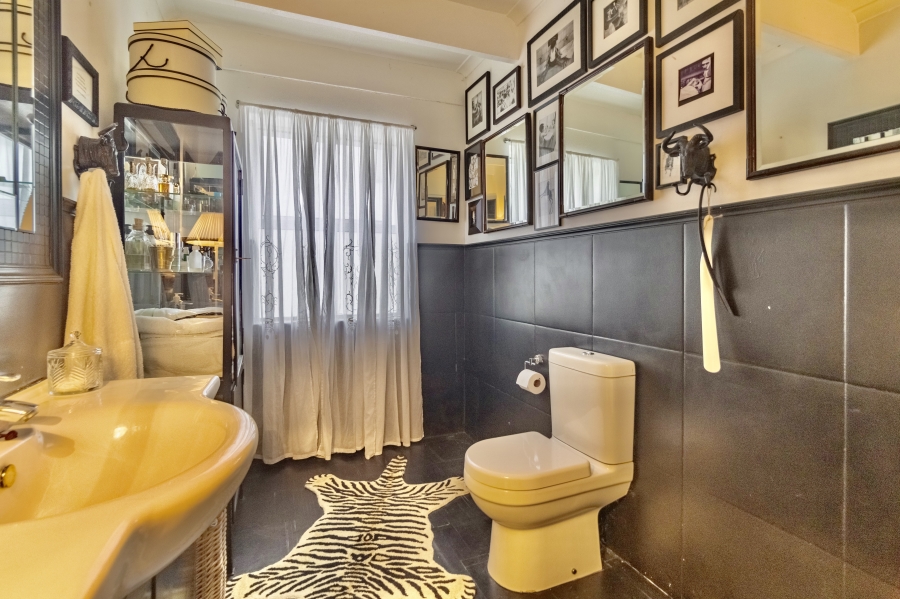 5 Bedroom Property for Sale in Grotto Bay Western Cape